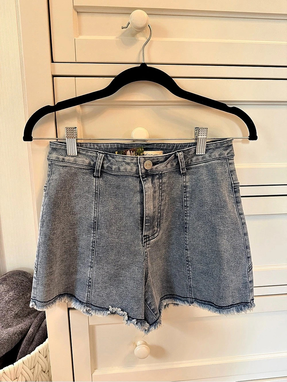 Molly Green Kyla Star Denim Shorts Star Denim Shorts in Blue Size Small NWT